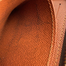 Load image into Gallery viewer, LOUIS VUITTON Portefeuille Noah Compact BrownM83476 Monogram
