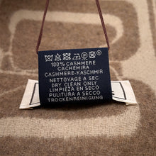 Load image into Gallery viewer, HERMES Cashmere Scarf "Clic-se-nue" Marron Grasset / Craie Cashmere100%
