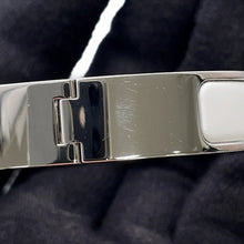 将图像加载到图库查看器中，HERMES Clic crack Size PM White Metal
