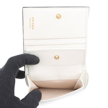 将图像加载到图库查看器中，PRADA Bifold Compact Wallet White1MV204 Leather
