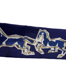 将图像加载到图库查看器中，HERMES Twilly CHEVAUX EN LIBERTE Horse of Freedom Marine/Indigo/Blanc Silk100%
