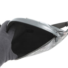Load image into Gallery viewer, LOUIS VUITTON Discovery Bumback NoirM44444 Monogram / Galaxy
