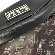 Load image into Gallery viewer, LOUIS VUITTON Discovery Bumback NoirM44444 Monogram / Galaxy
