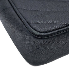 将图像加载到图库查看器中，CHANEL Chevron Flap ChainShoulder Bag Black Caviar Leather
