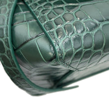 将图像加载到图库查看器中，CELINE Belt bag Amazon189153 Croco embossed leather Size micro
