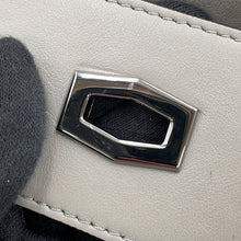 将图像加载到图库查看器中，Givenchy Antigona 2wayBag Gray Leather
