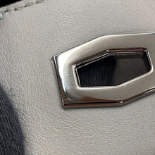 将图像加载到图库查看器中，Givenchy Antigona 2wayBag Gray Leather
