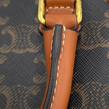 将图像加载到图库查看器中，CELINE Triomphe Heart Shoulder Bag Tan198222 PVC Leather
