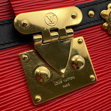 将图像加载到图库查看器中，LOUIS VUITTON Trunk Clutch RedM51697 Epi Leather
