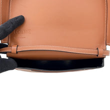 将图像加载到图库查看器中，LOEWE Anagram Heel Bag Shoulder Bag Tan Leather
