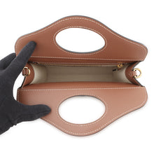 将图像加载到图库查看器中，BURBERRY Pocket bag Natural/Malt Brown80393611 Canvas Leather Size Mini
