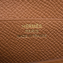 将图像加载到图库查看器中，HERMES Bean compact Gold Epsom

