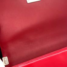 将图像加载到图库查看器中，CHANEL Boy Chanel ChainShoulder Bag RedA92193 Patent Leather Size 28
