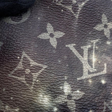 将图像加载到图库查看器中，LOUIS VUITTON Alpha Messenger NoirM44165 Monogram / Galaxy
