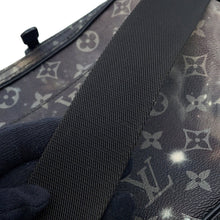 将图像加载到图库查看器中，LOUIS VUITTON Alpha Messenger NoirM44165 Monogram / Galaxy
