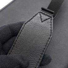 将图像加载到图库查看器中，LOUIS VUITTON Messenger NoirM52176 Dark Infiniti Size PM
