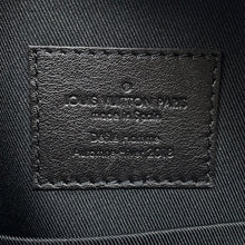 将图像加载到图库查看器中，LOUIS VUITTON Messenger NoirM52176 Dark Infiniti Size PM
