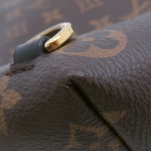 Load image into Gallery viewer, LOUIS VUITTON Montsouris NM RedM45516 Monogram colored leather Size BB
