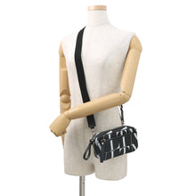 将图像加载到图库查看器中，Valentino Garavani Full logo Shoulder Bag Black/White Leather
