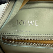 将图像加载到图库查看器中，LOEWE Amazona Square 2-way Bag Light GreenA039N10X03 Calf Leather Size 19
