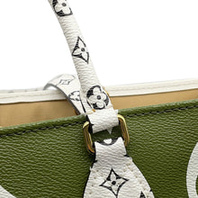 Load image into Gallery viewer, LOUIS VUITTON Onthego Creme/Khaki/BeigeM44571 Monogram / Giant Size GM
