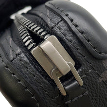 Load image into Gallery viewer, LOUIS VUITTON Horizon・Clutch NoirM45579 Monogram Eclipse
