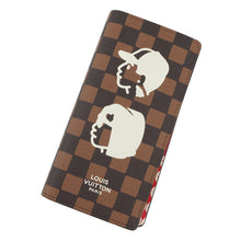 将图像加载到图库查看器中，LOUIS VUITTON Portefeuille Brazza Pharrell Williams/NIGO Collaboration 2025 Fall/Winter Collection Brown/RedN40780 Damier Friendship Canvas
