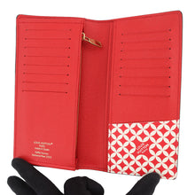 将图像加载到图库查看器中，LOUIS VUITTON Portefeuille Brazza Pharrell Williams/NIGO Collaboration 2025 Fall/Winter Collection Brown/RedN40780 Damier Friendship Canvas
