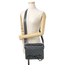 将图像加载到图库查看器中，LOUIS VUITTON Steamer Messenger NoirM45585 Monogram Eclipse
