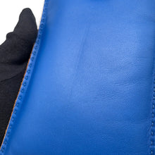 将图像加载到图库查看器中，HERMES pillow phone case Blue France/Sesame Lambskin
