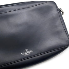 将图像加载到图库查看器中，Valentino Garavani VLTNLogo Shoulder Bag Black4Y2B0704WJW Leather
