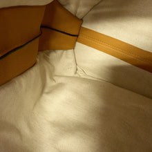 将图像加载到图库查看器中，LOEWE 2WAYBag Ivory/Brown321.12BT22 Leather

