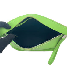 将图像加载到图库查看器中，Ferragamo Logo Clutch Bag Light Green241390 Leather
