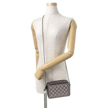 将图像加载到图库查看器中，Valentino Garavani Rock Studded Embossed ChainShoulder Bag GunMetalicQW0P0R59IIZ Patent Leather
