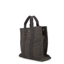 将图像加载到图库查看器中，HERMES Her Line Tote Bag Gray Canvas Size PM
