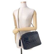 将图像加载到图库查看器中，CHANEL Matelasse fringed chain shoulder bag Black Lambskin
