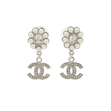 Load image into Gallery viewer, CHANEL CC Logo Pearl Earrings SilverABB141 Metal Rhinestone Faux Pearl
