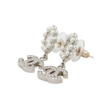 Load image into Gallery viewer, CHANEL CC Logo Pearl Earrings SilverABB141 Metal Rhinestone Faux Pearl
