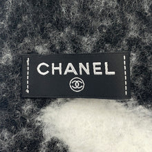 将图像加载到图库查看器中，CHANEL Logo scarf White/BlackAAA478 Cashmere93% Silk7%
