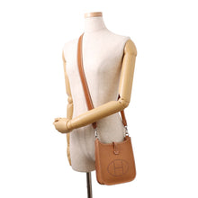 Load image into Gallery viewer, HERMES Evelyne Gold Taurillon Clemence Size TPM
