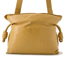 将图像加载到图库查看器中，LOEWE Puffer Flamenco Clutch Shoulder Bag CamelA411FC1X67 Leather
