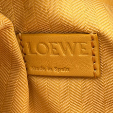 将图像加载到图库查看器中，LOEWE Puffer Flamenco Clutch Shoulder Bag CamelA411FC1X67 Leather
