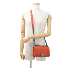 将图像加载到图库查看器中，CHANEL Boy Chanel ChainShoulder Bag OrangeA67085 Caviar Leather Size Small

