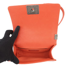 将图像加载到图库查看器中，CHANEL Boy Chanel ChainShoulder Bag OrangeA67085 Caviar Leather Size Small
