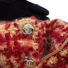 Load image into Gallery viewer, CHANEL Tweed CC Logo Down Vest Size 34 Red/BeigeP77367 Mohair43% Wool41% Polyester9% Nylon5% Linen2%
