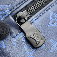 Load image into Gallery viewer, LOUIS VUITTON Discovery・Bumbag Noir/Navy BlueM45729 Monogram Shadow Size PM
