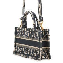 将图像加载到图库查看器中，Dior Book Tote Oblique Embroidery Navy/BeigeS5573CRIW Canvas Size Mini

