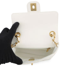 将图像加载到图库查看器中，CHANEL Mini Matelasse Medal Chainshoulder Bag WhiteAS3738 Lambskin
