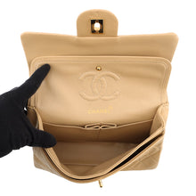 Load image into Gallery viewer, CHANEL Matelasse Chain Shoulder Bag BeigeA01113 Lambskin Size 23
