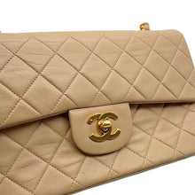 Load image into Gallery viewer, CHANEL Matelasse Chain Shoulder Bag BeigeA01113 Lambskin Size 23
